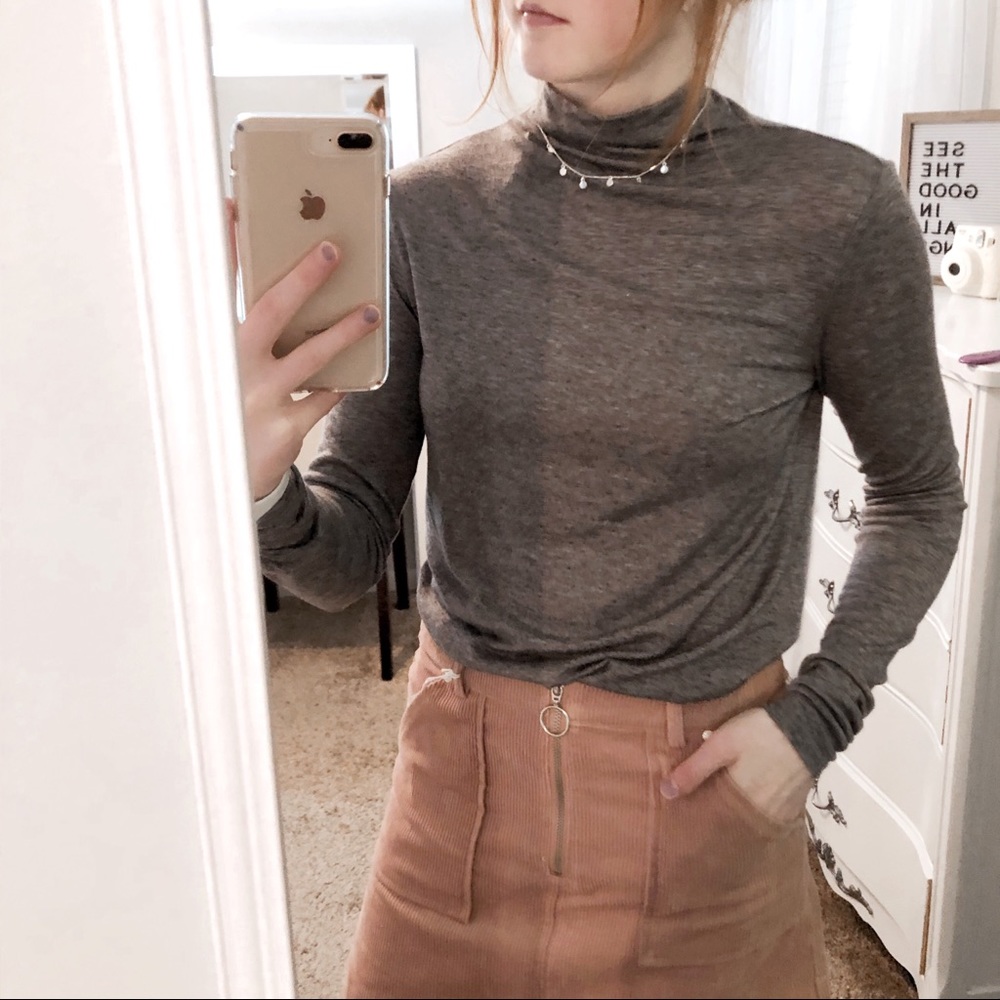 Prologue grey mock neck shirt
